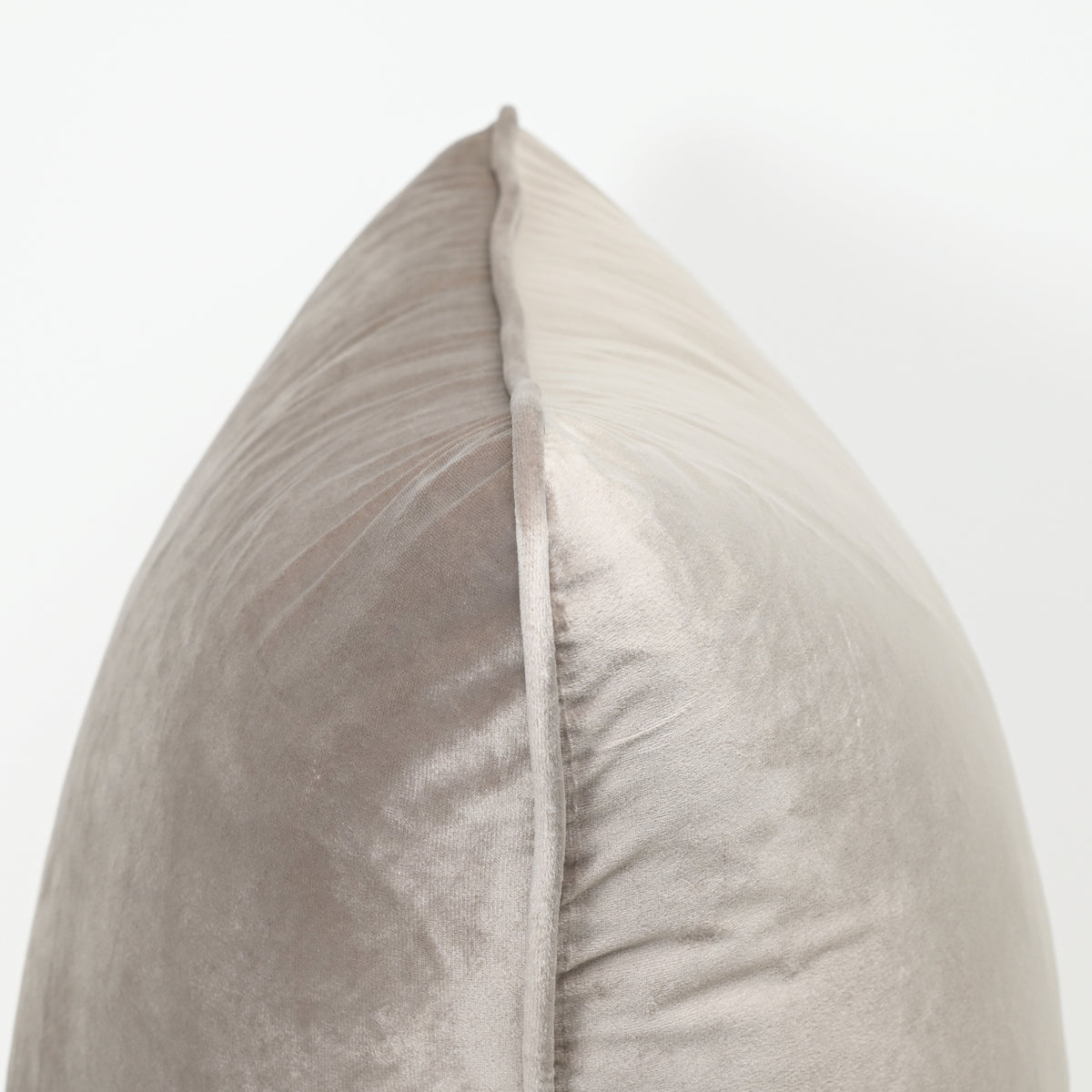 Nougat - Velvet Cushion - 40 x 60