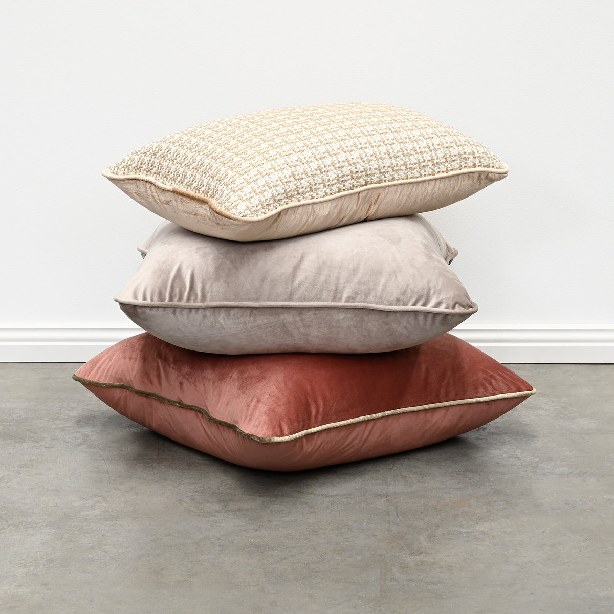 Nougat - Velvet Cushion - 40 x 60
