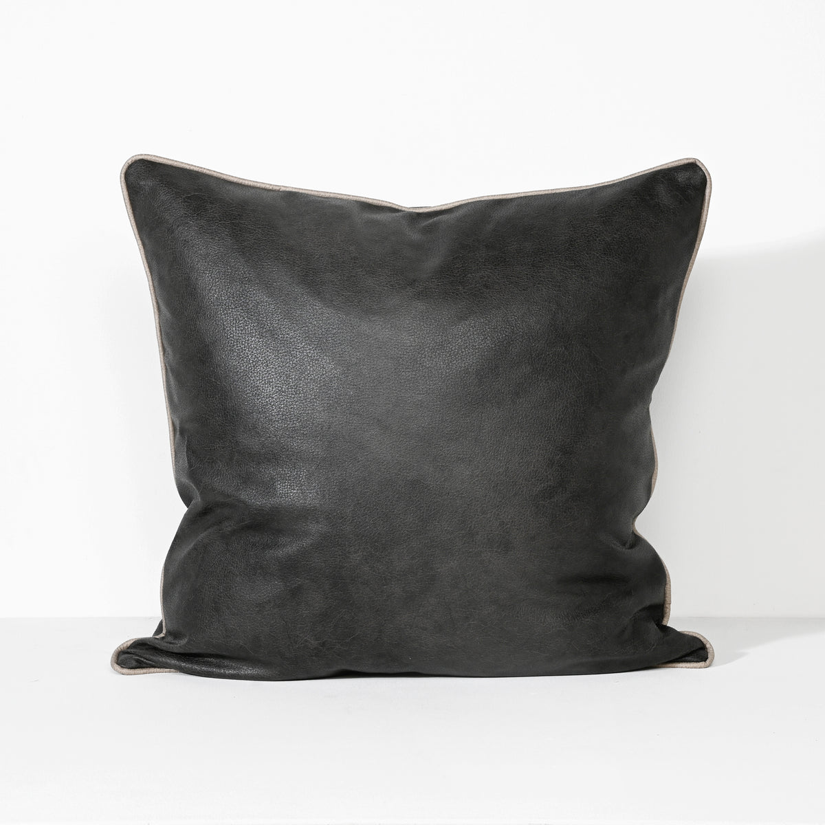 Art Leather Onyx - Vinyl Cushion - 55 X 55
