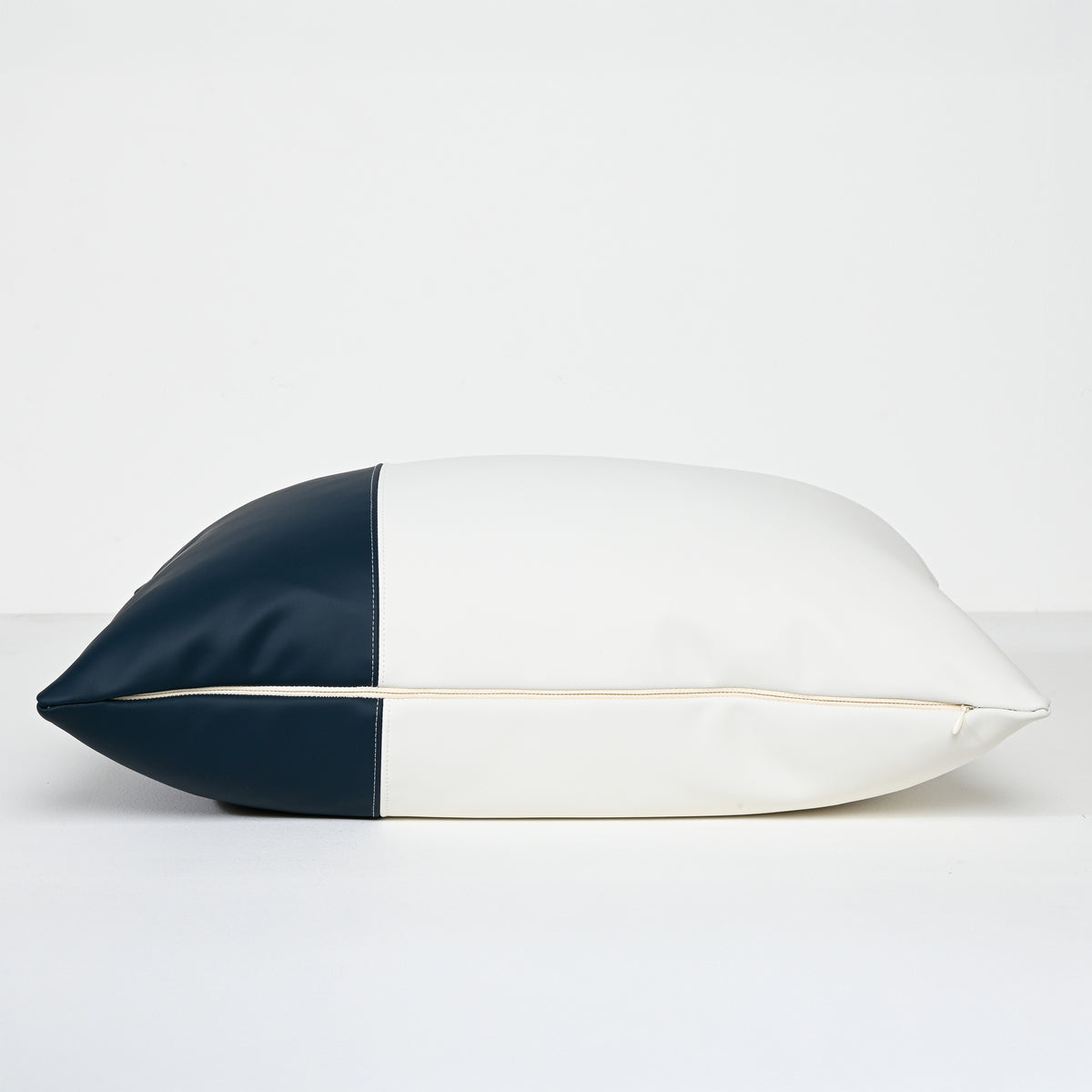 Nautical Smooth White - Vinyl Cushion - 40  X 60